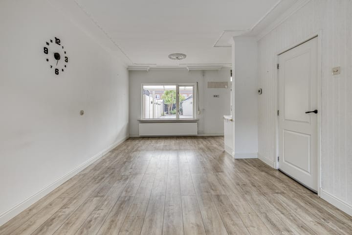 Photo 3 of Dr. Struyckenstraat 133