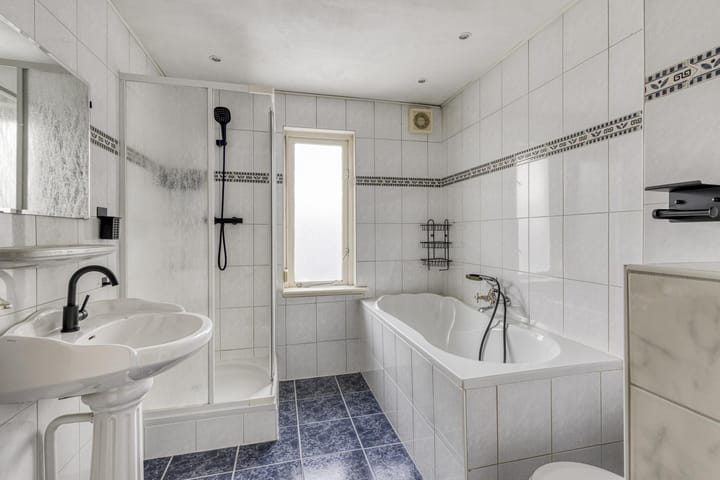 Photo 20 of Dr. Struyckenstraat 133