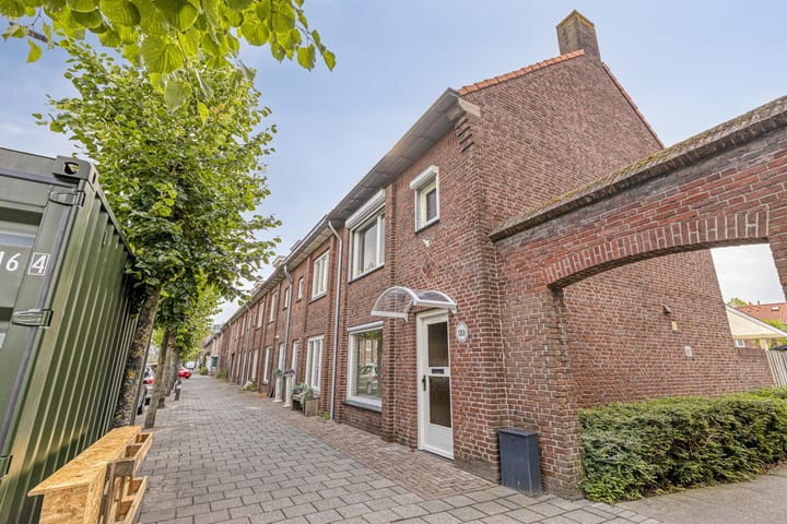 Photo 35 of Dr. Struyckenstraat 133