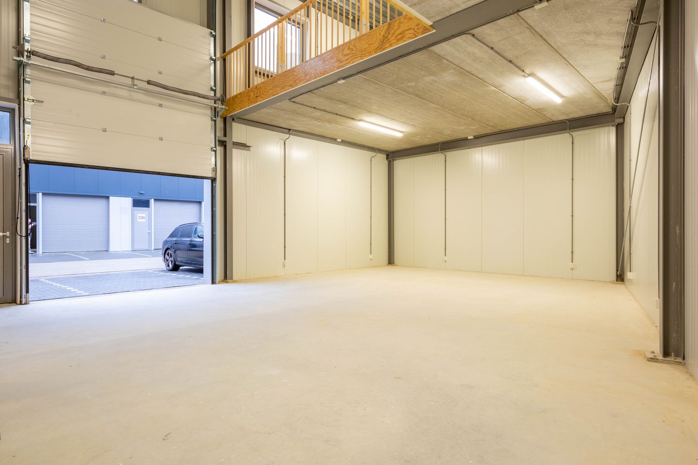 View photo 2 of Koningsbeltweg 33-A