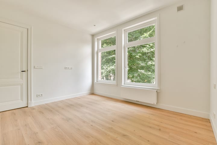 Foto 9 van Linnaeusparkweg 142-2