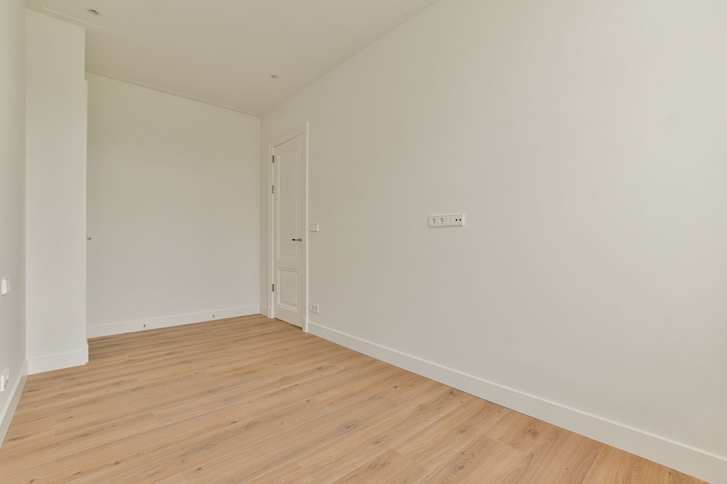 Foto 14 van Linnaeusparkweg 142-2