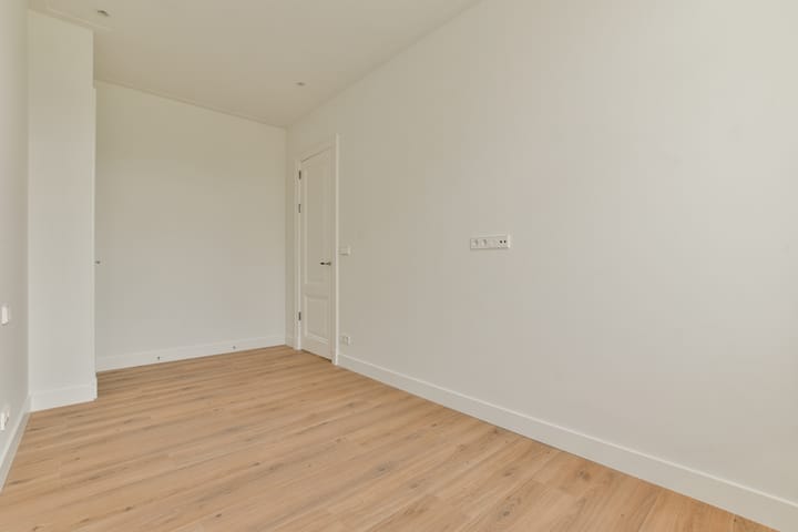 Foto 14 van Linnaeusparkweg 142-2