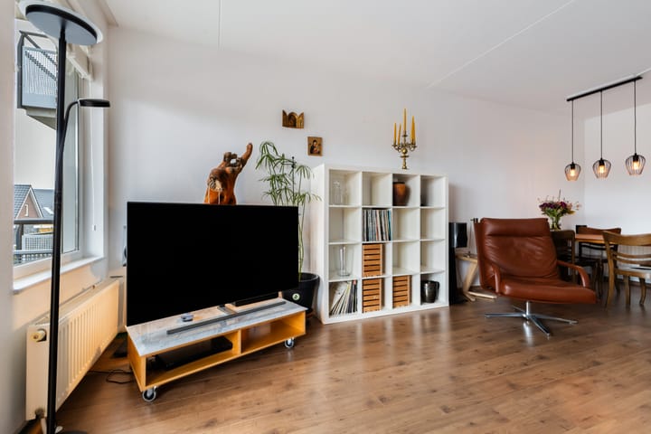 Photo 17 of Teenschiller 8