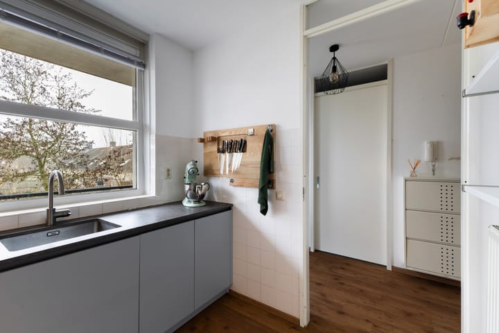 Photo 22 of Teenschiller 8