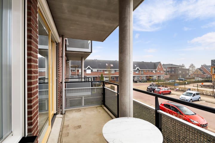 Photo 24 of Teenschiller 8