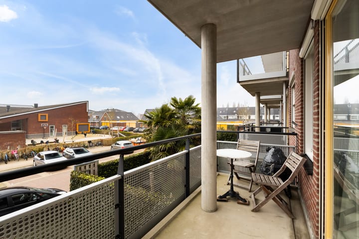 Photo 25 of Teenschiller 8