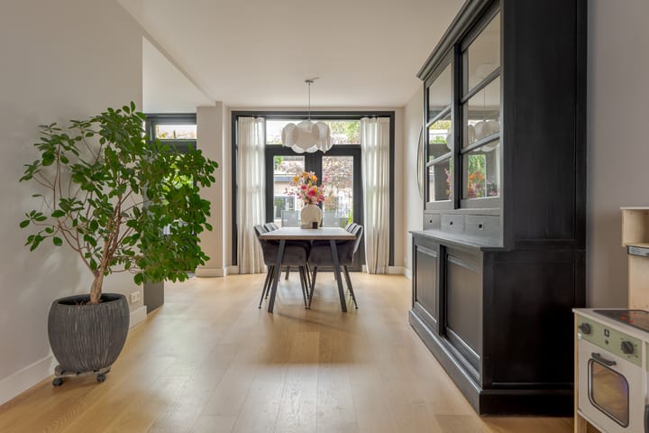 Photo 16 of De Genestetstraat 42