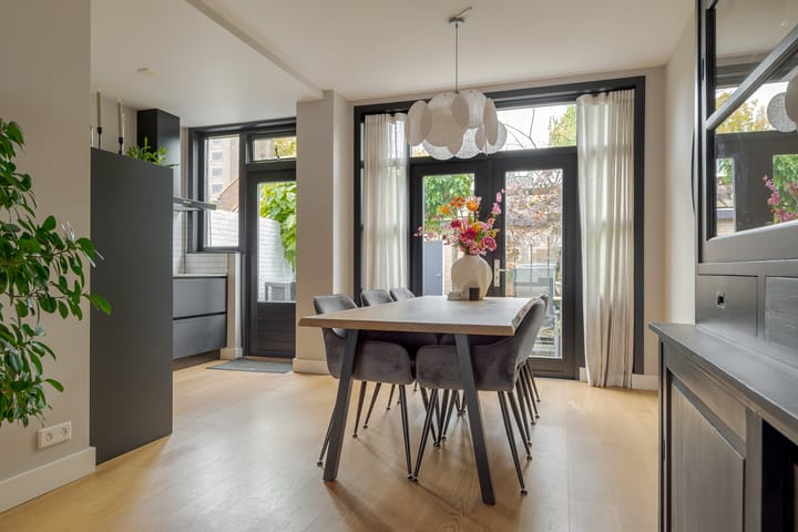 Photo 17 of De Genestetstraat 42