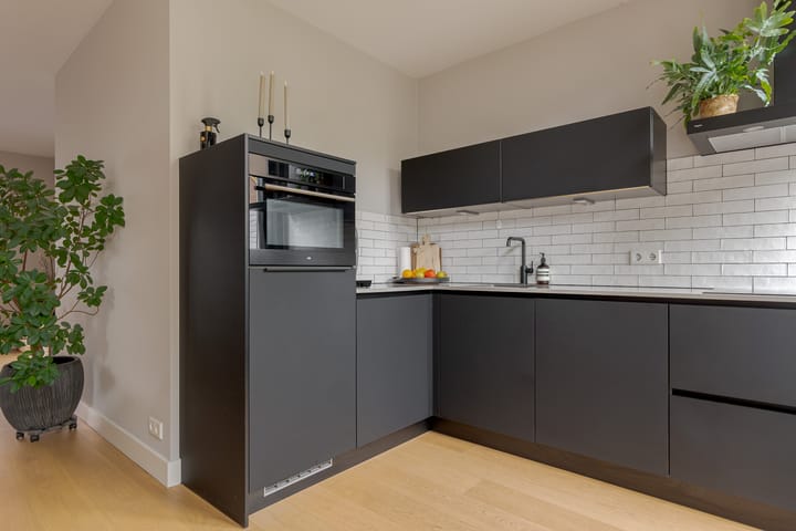 Photo 21 of De Genestetstraat 42