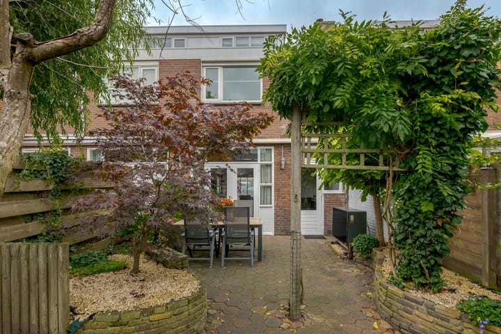 Photo 24 of De Genestetstraat 42