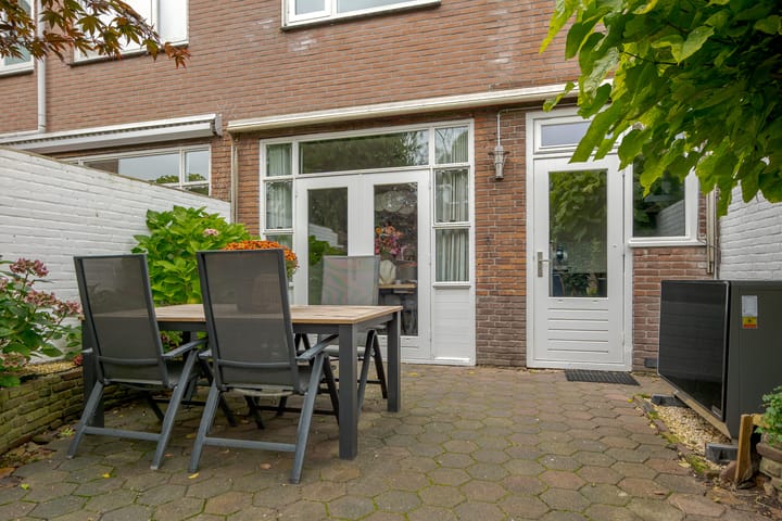 Photo 25 of De Genestetstraat 42