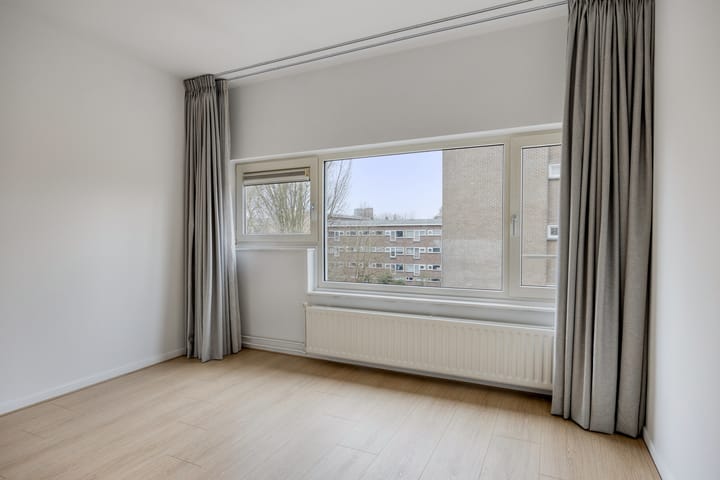 Foto 28 van Julianaplantsoen 252