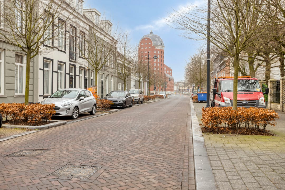 Foto 16 van Meerten Verhoffstraat 15-C2