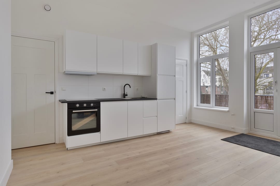 Photo 7 of Meerten Verhoffstraat 15-B2