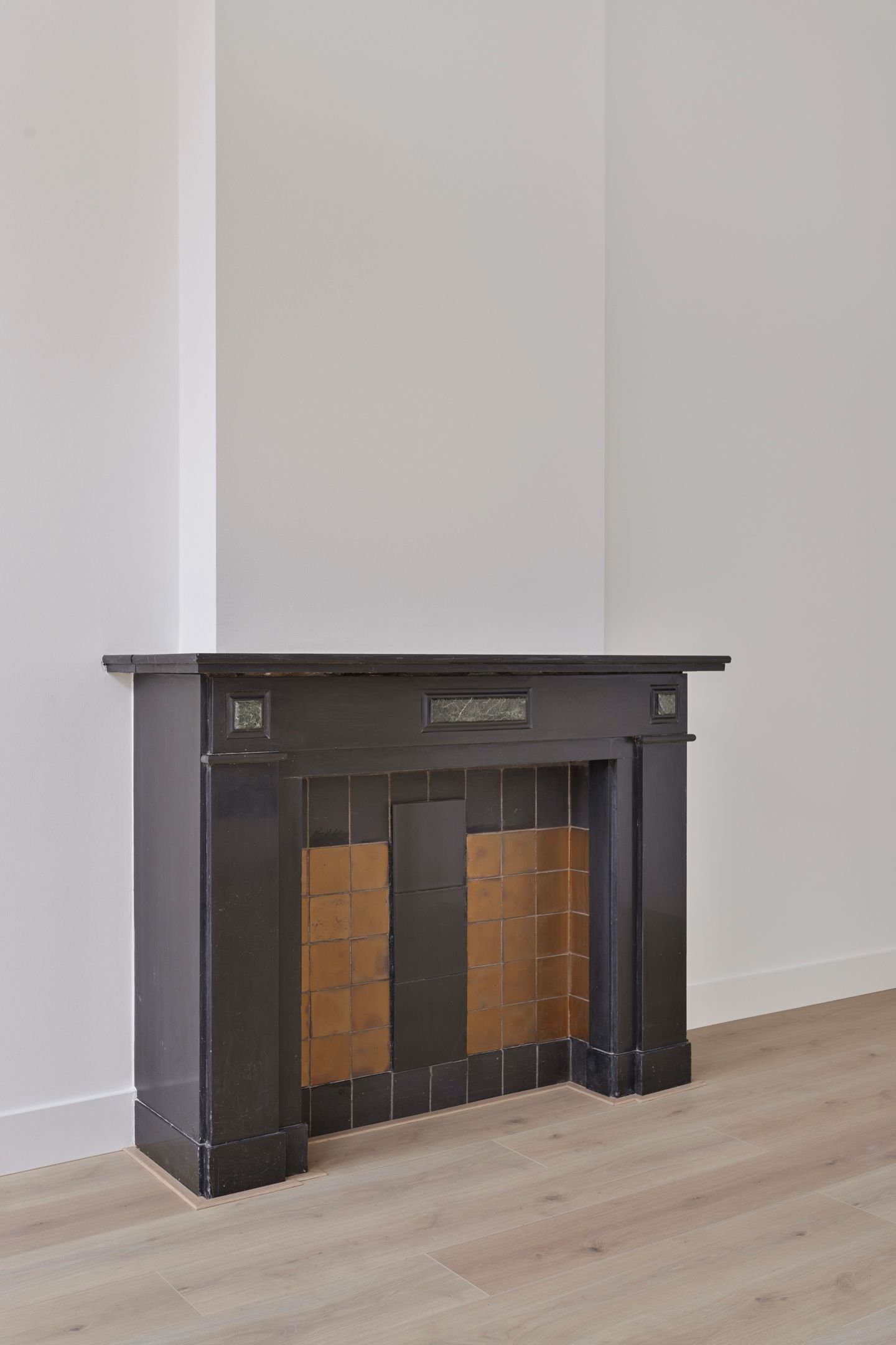 Photo 10 of Meerten Verhoffstraat 15-B2