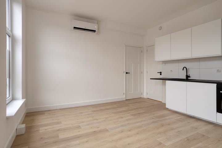 Foto 8 van Meerten Verhoffstraat 15-C1