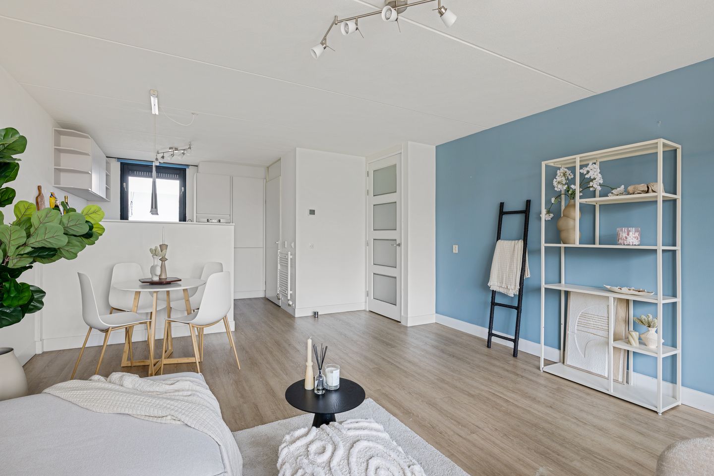 Foto 14 van Linschotensingel 1-BG