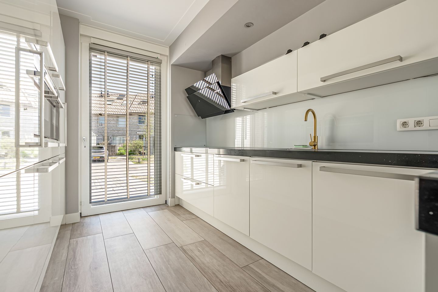 Photo 4 of Duinbeekstraat 30