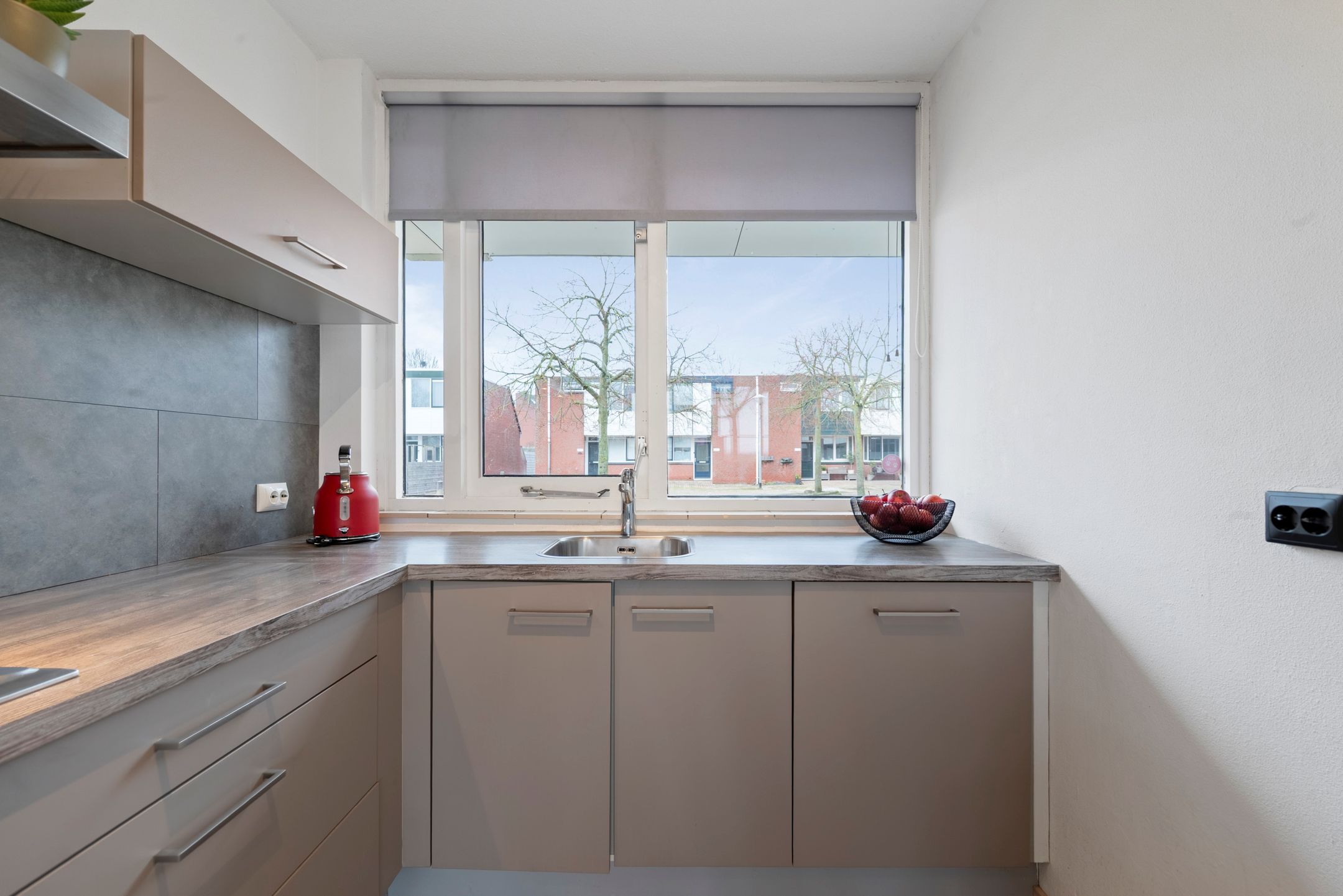 Photo 12 of Doorzwin 2828