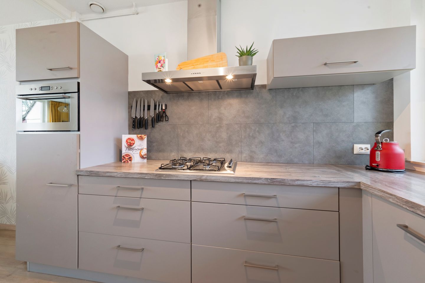 Photo 14 of Doorzwin 2828