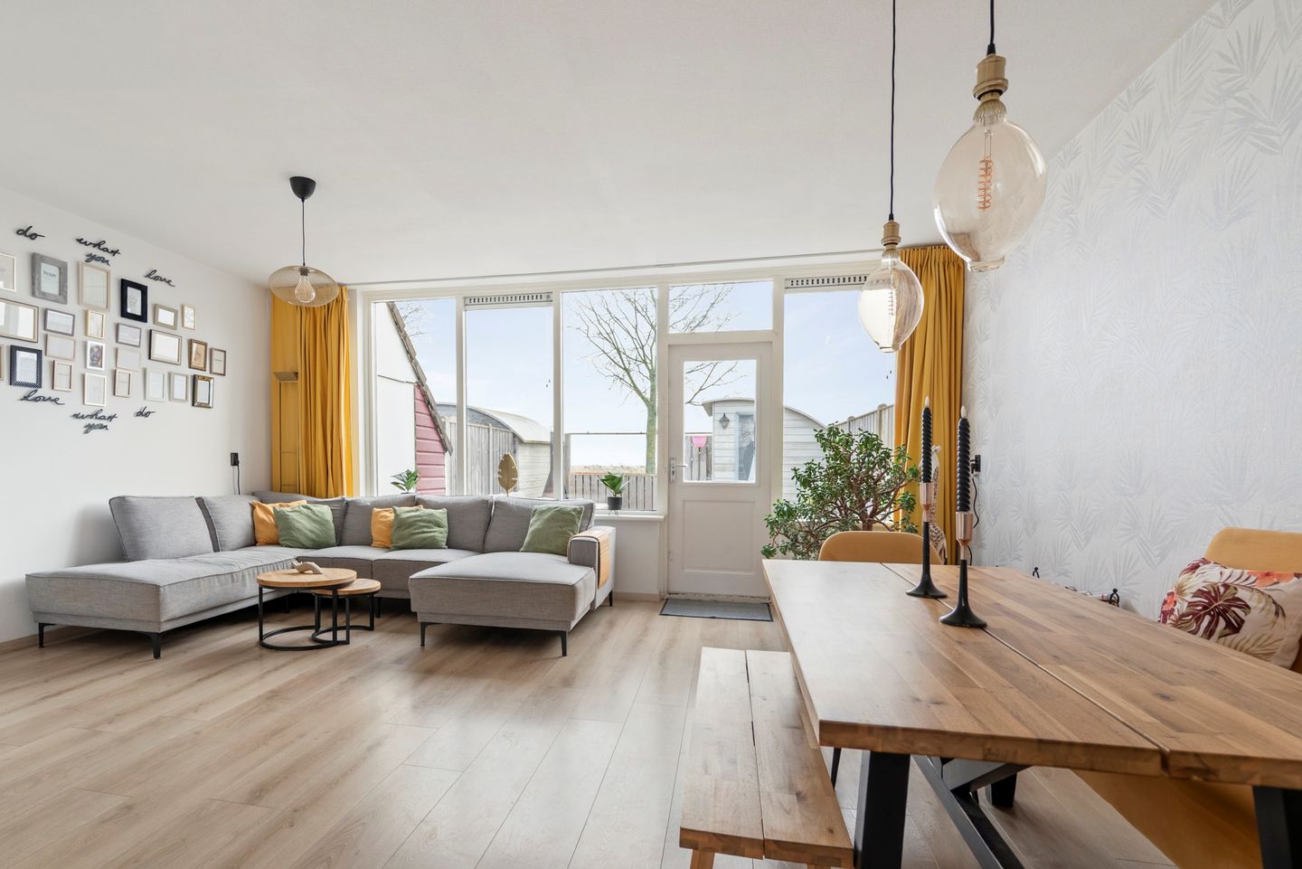 Photo 5 of Doorzwin 2828