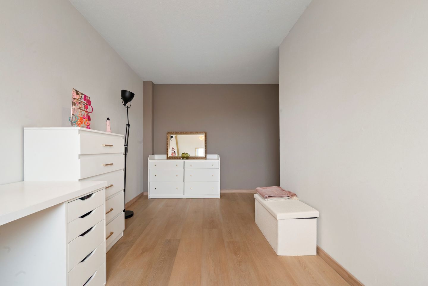 Photo 34 of Doorzwin 2828