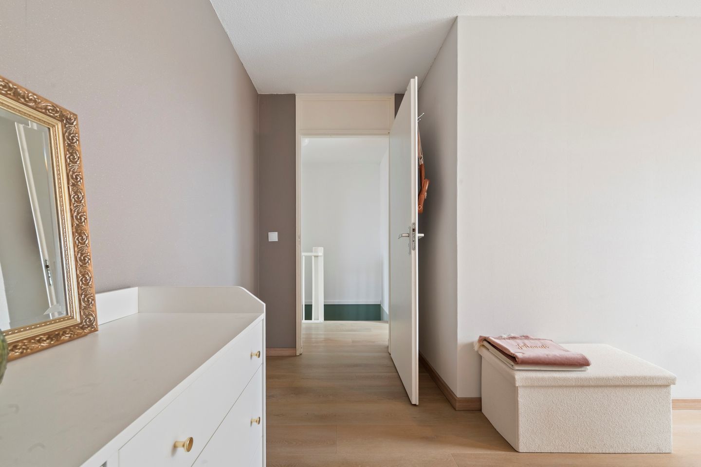 Photo 35 of Doorzwin 2828