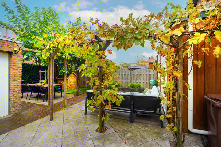 Photo 20 of Triumphperenlaan 2