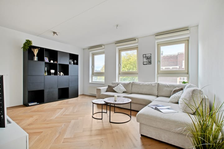 Photo 2 of Witte de Withstraat 3-A