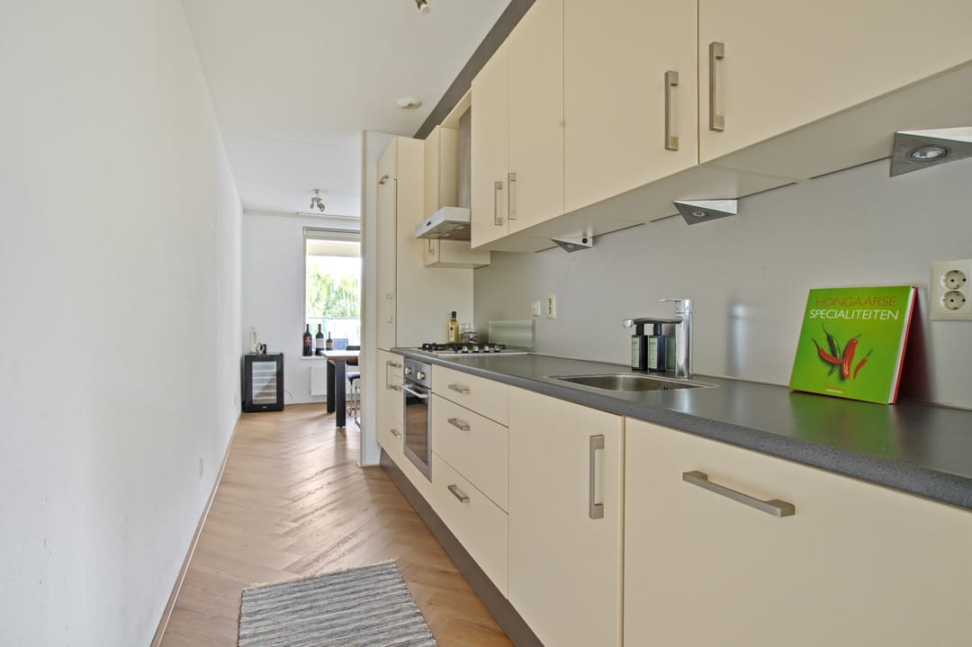 Photo 11 of Witte de Withstraat 3-A