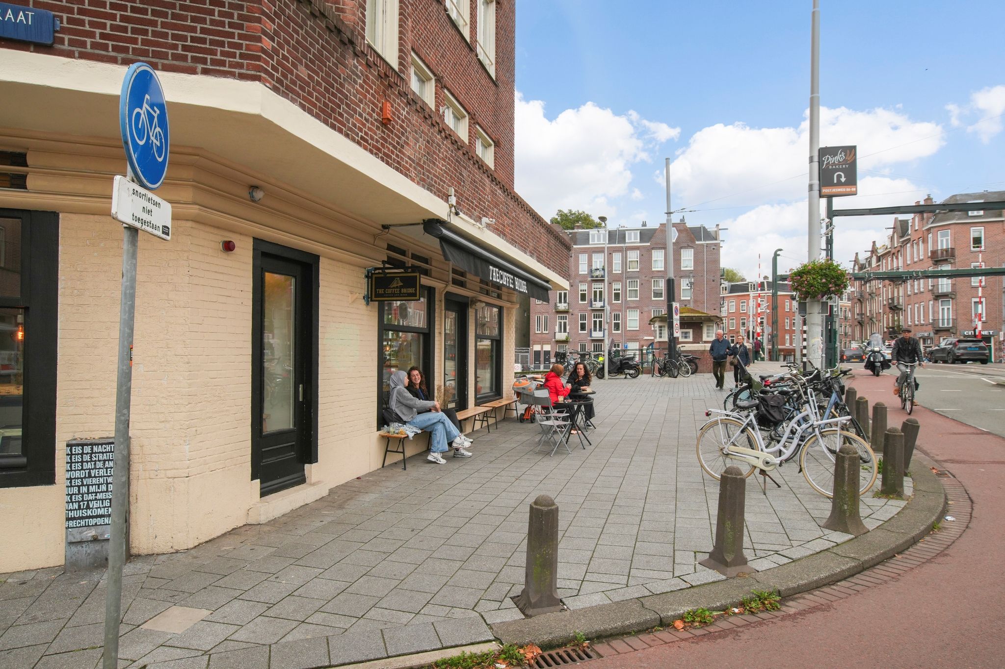 Photo 27 of Witte de Withstraat 3-A