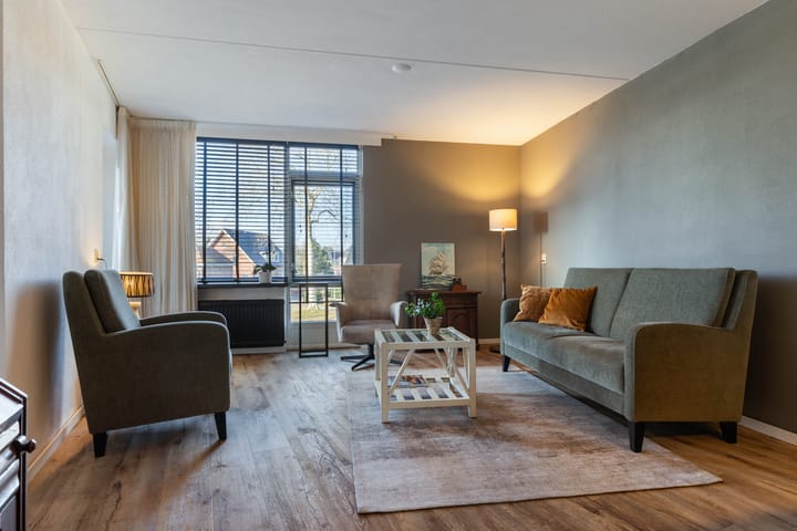 Photo 2 of Van Brerostraat 30