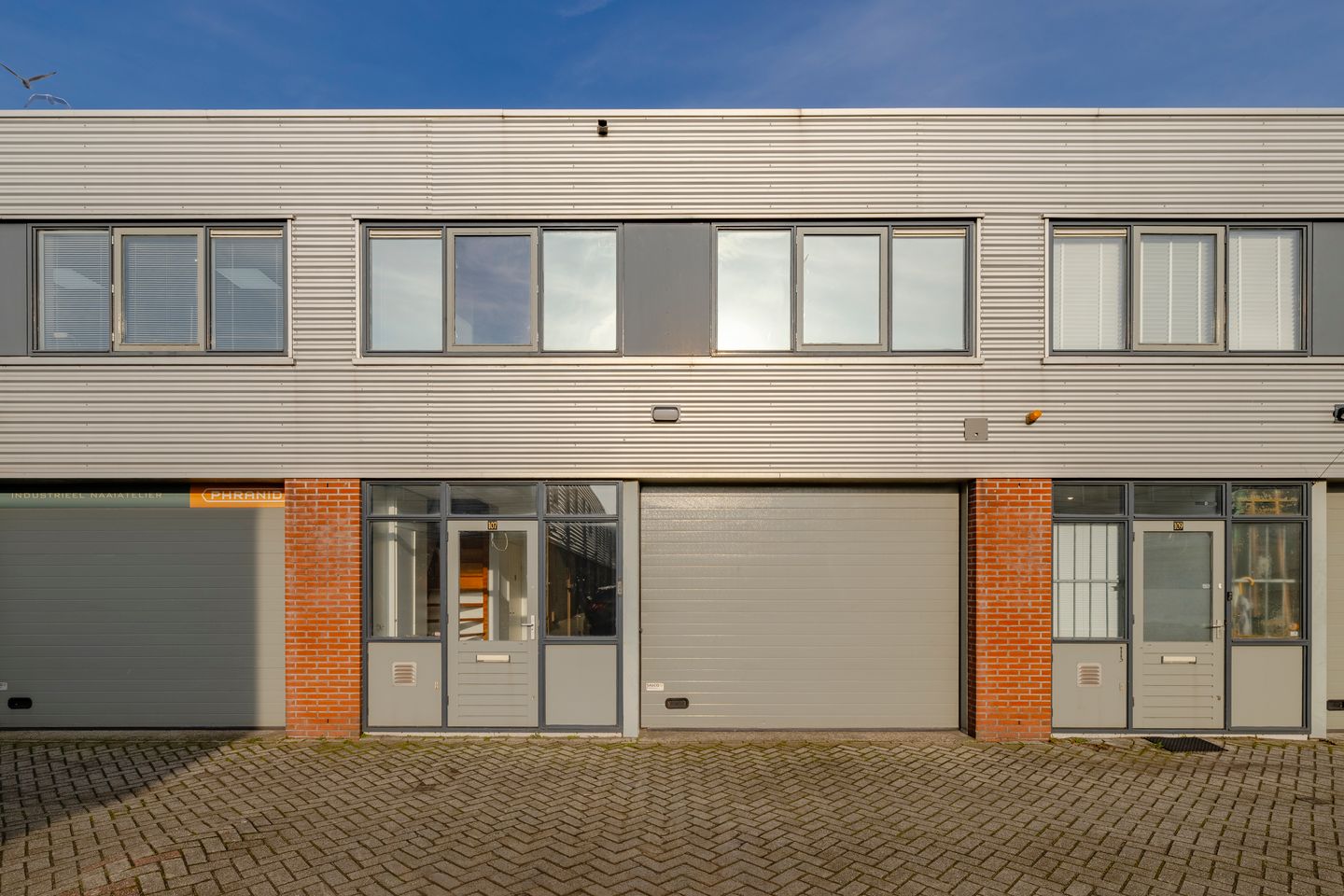 Bekijk foto 1 van Staalstraat 107