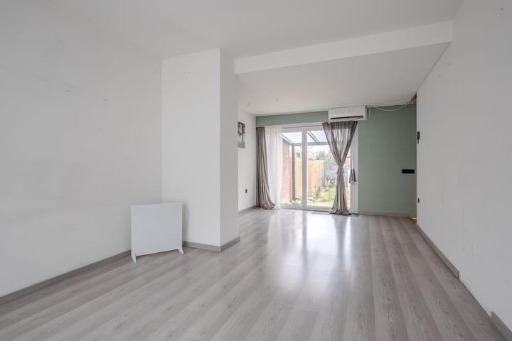 Photo 5 of Johannes Vermeerstraat 11