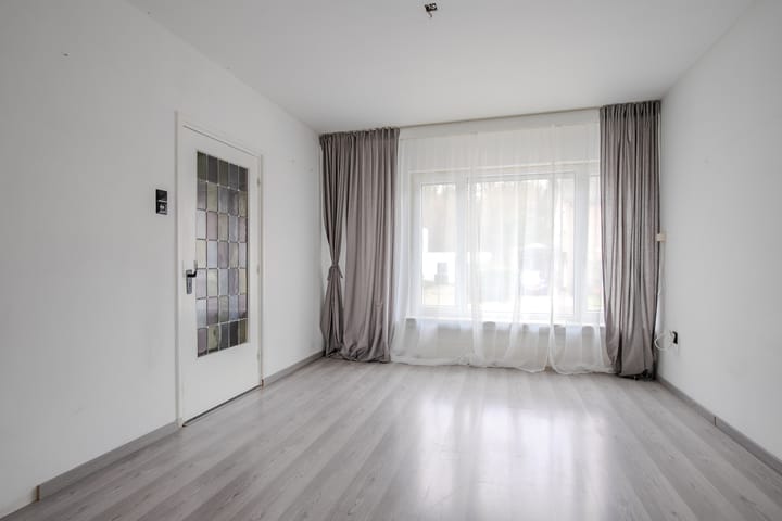 Photo 10 of Johannes Vermeerstraat 11