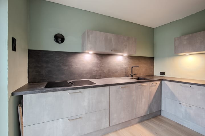 Photo 14 of Johannes Vermeerstraat 11