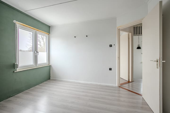 Photo 17 of Johannes Vermeerstraat 11