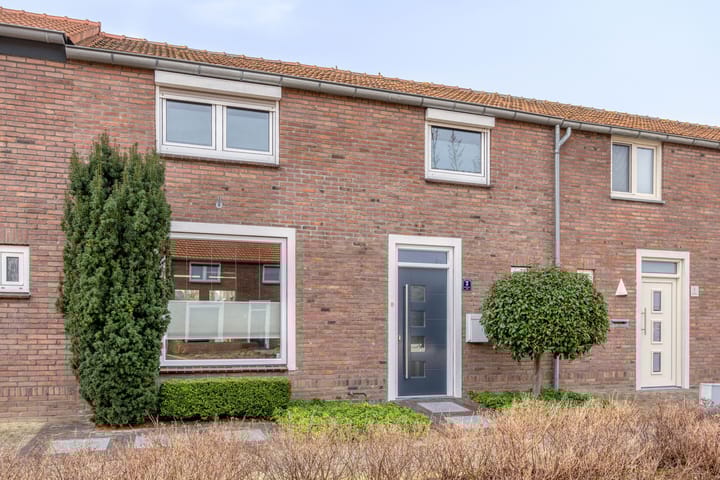 Photo 2 of Deken Thielenstraat 3