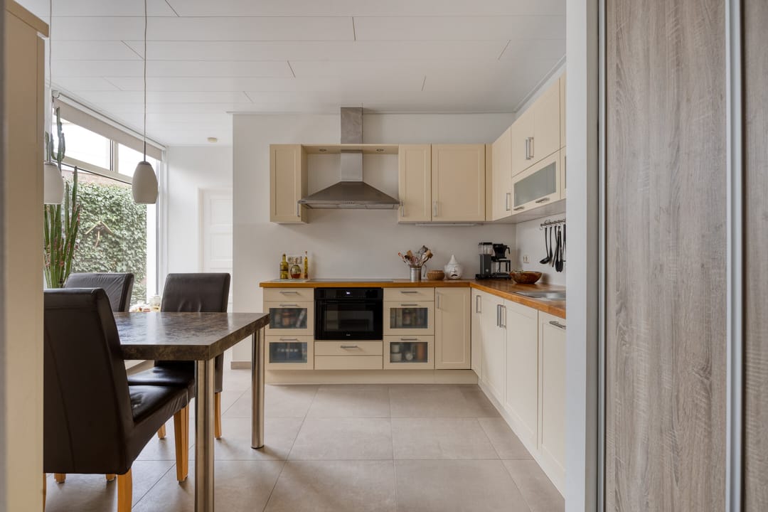 Foto 16 van Deken Thielenstraat 3