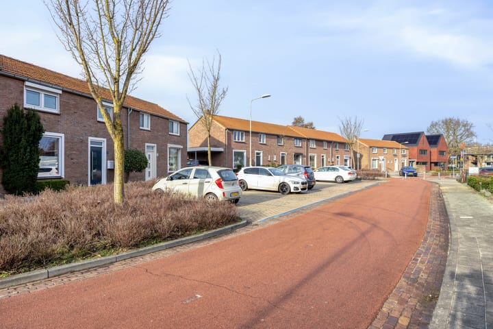 Foto 56 van Deken Thielenstraat 3