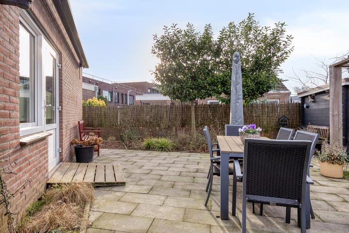 Foto 49 van Deken Thielenstraat 3