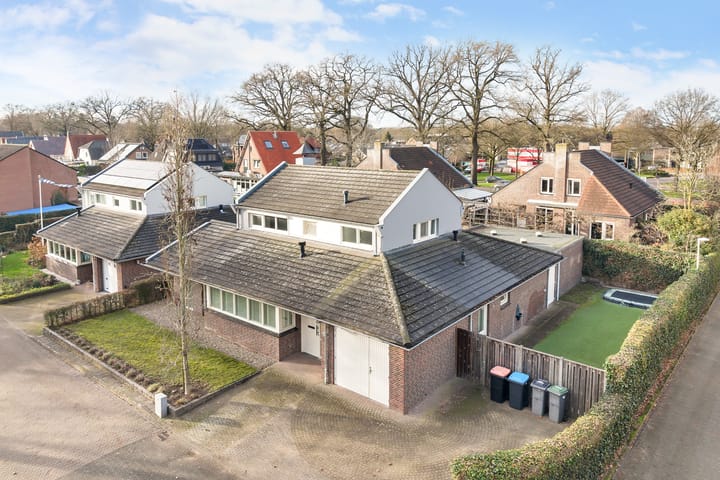 Photo 3 of Tusseler 48-A