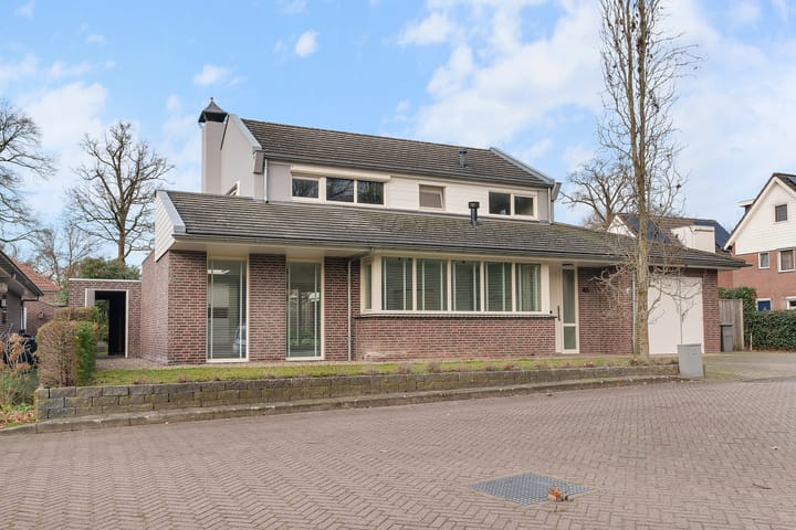 Photo 2 of Tusseler 48-A