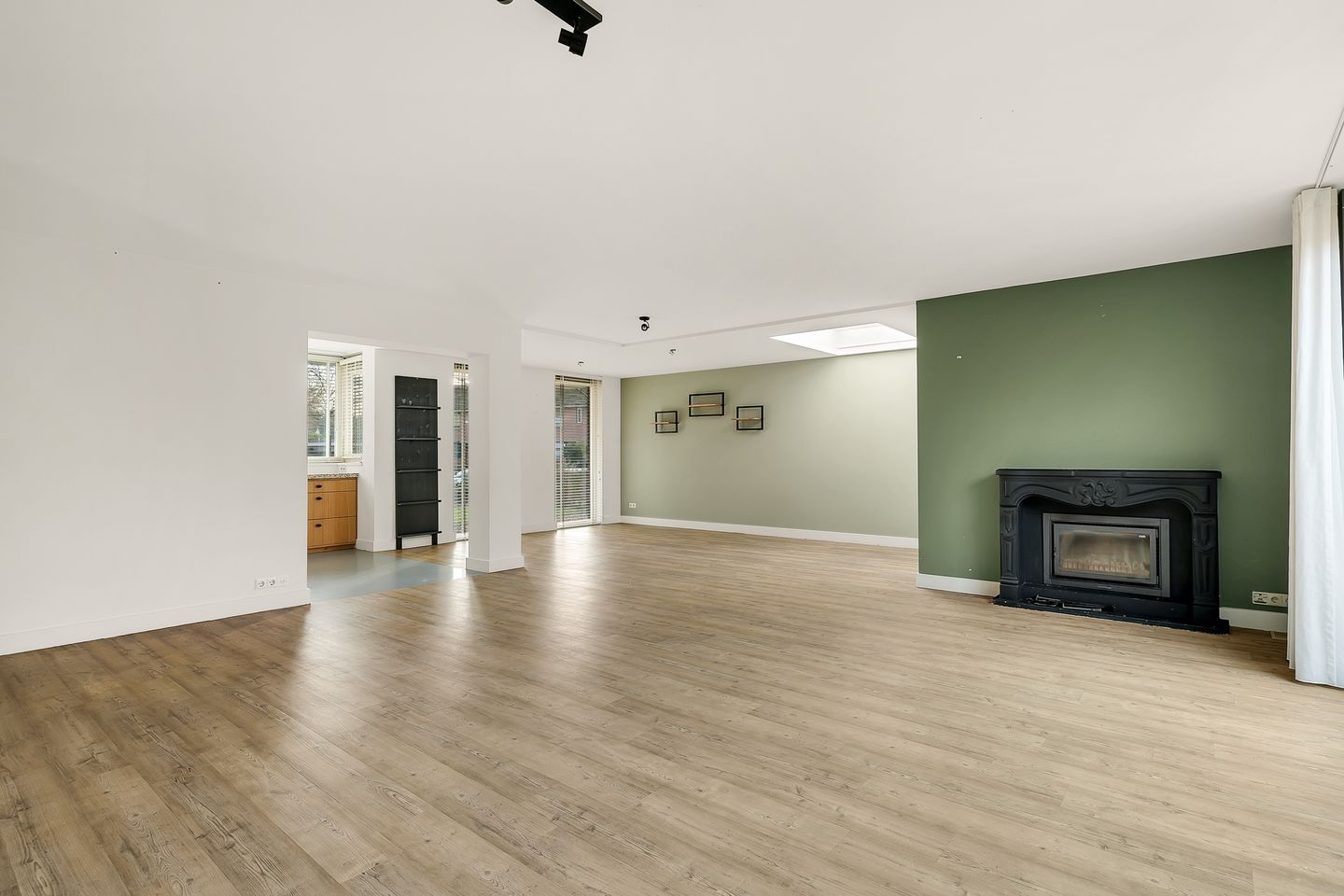 Foto 14 van Tusseler 48-A