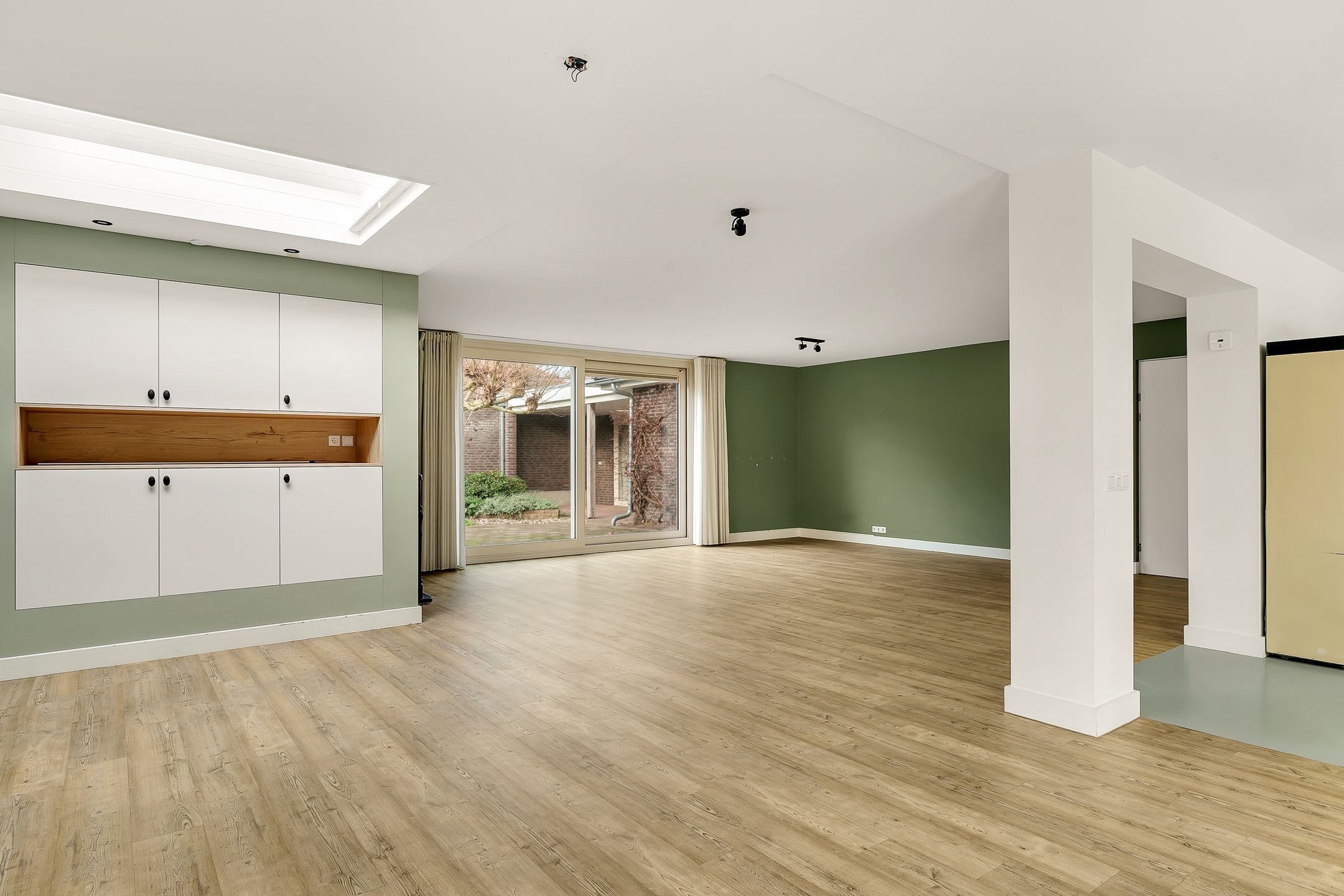 Foto 15 van Tusseler 48-A