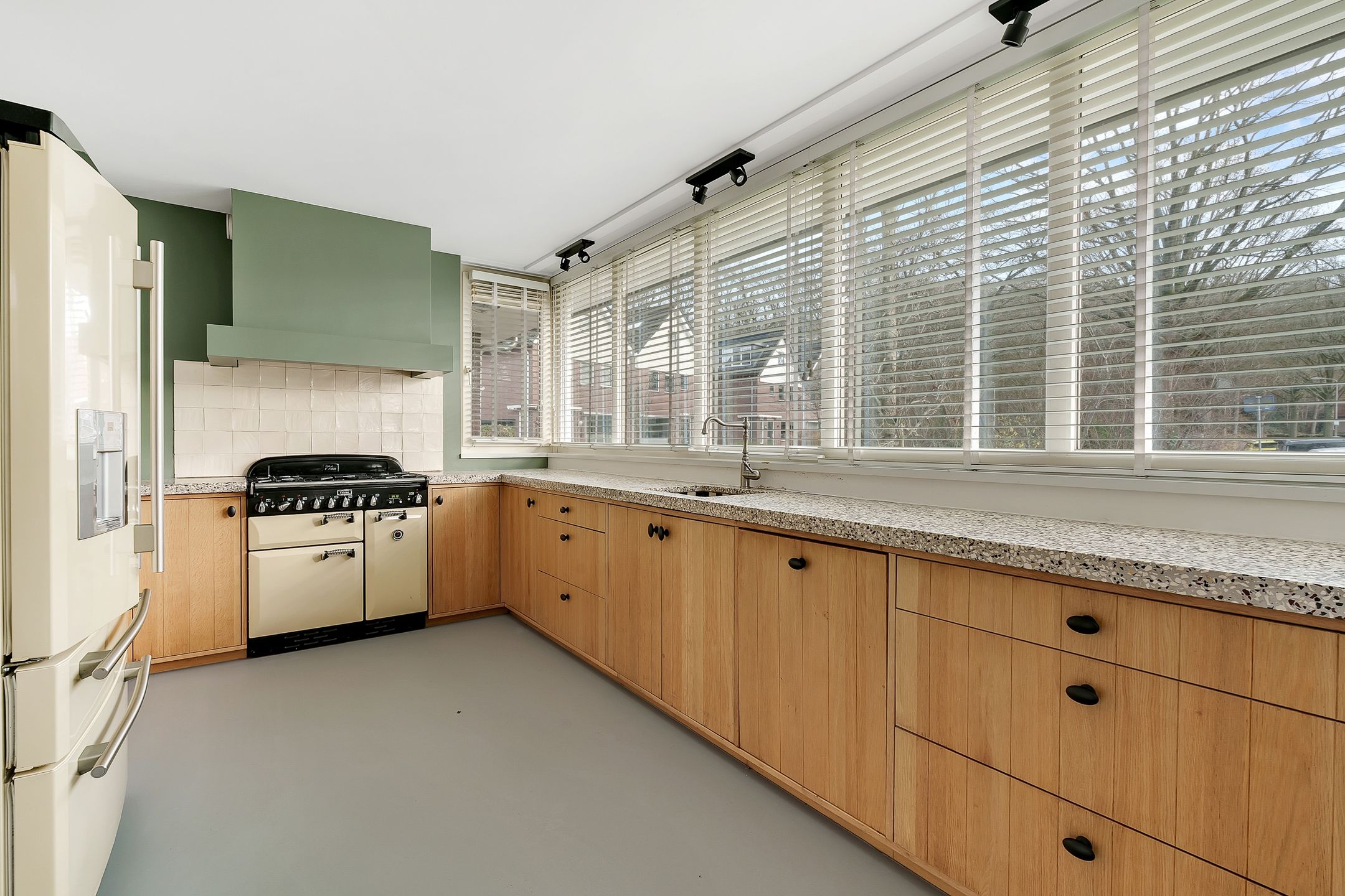 Foto 18 van Tusseler 48-A