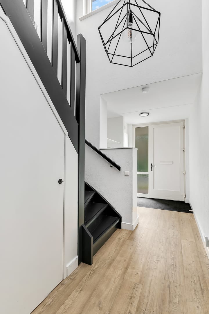 Photo 20 of Tusseler 48-A