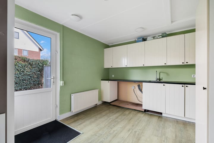 Photo 22 of Tusseler 48-A