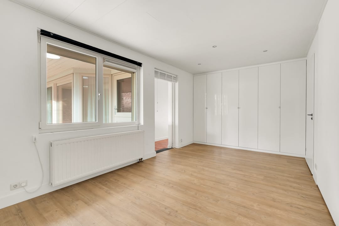 Foto 23 van Tusseler 48-A